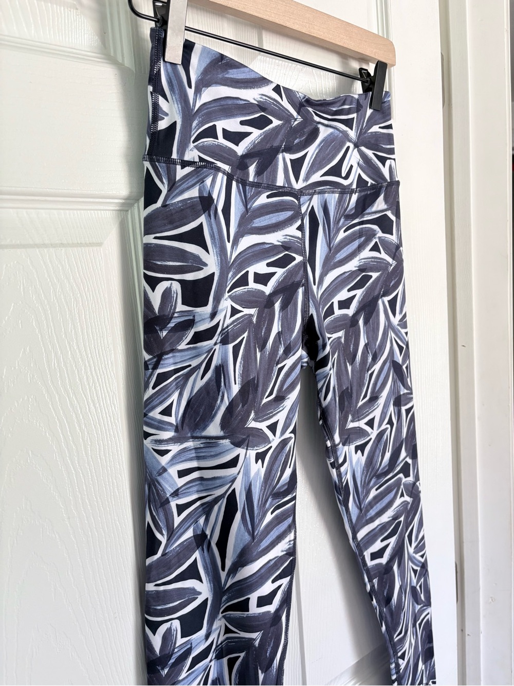 NEW Sage Collective Sports Bra and Leggings‎ Set Sage Leaf Print Size S - Picture 8 of 15